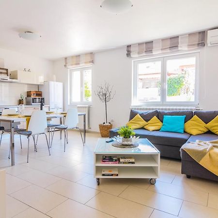 Apartments Nicole Pula Ngoại thất bức ảnh