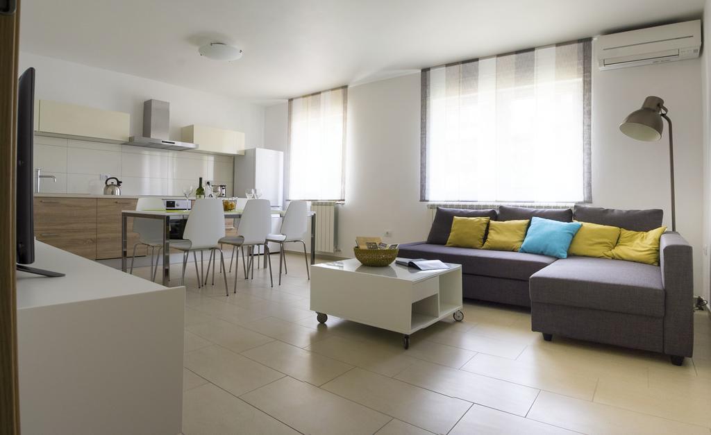 Apartments Nicole Pula Phòng bức ảnh