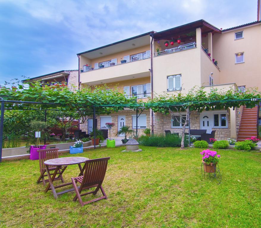 Apartments Nicole Pula Ngoại thất bức ảnh