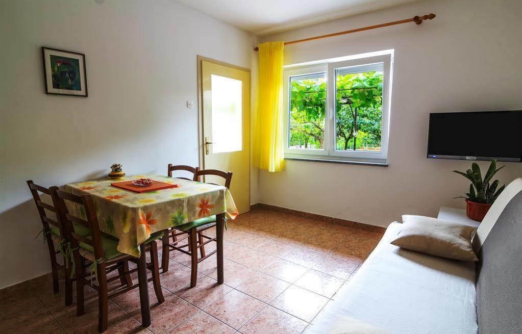 Apartments Nicole Pula Ngoại thất bức ảnh