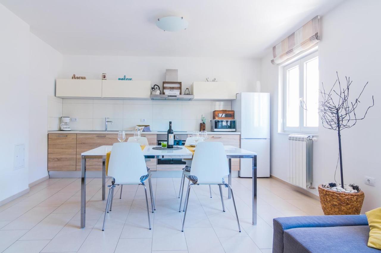 Apartments Nicole Pula Phòng bức ảnh